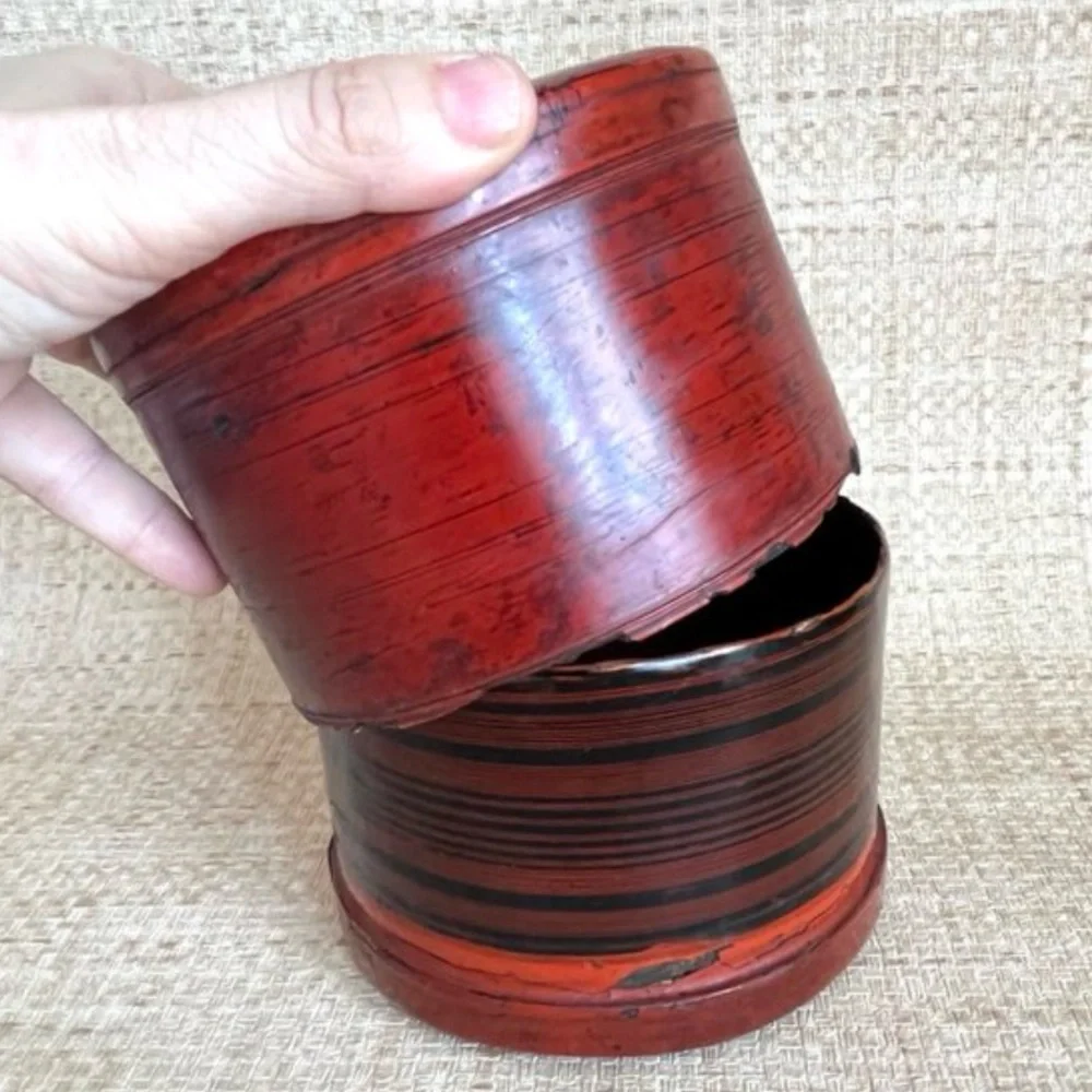 Antique lacquered betel
